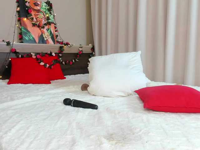 SweetLady697's BongaCams show and profile