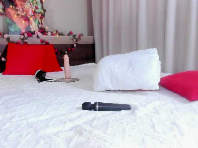 SweetLady697's BongaCams show and profile