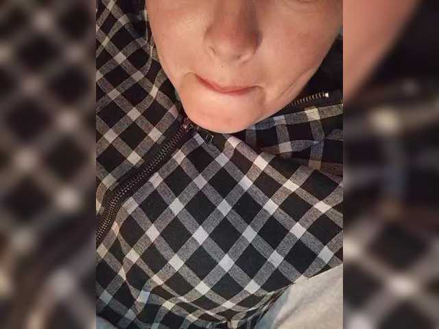 Juliamad's BongaCams show and profile