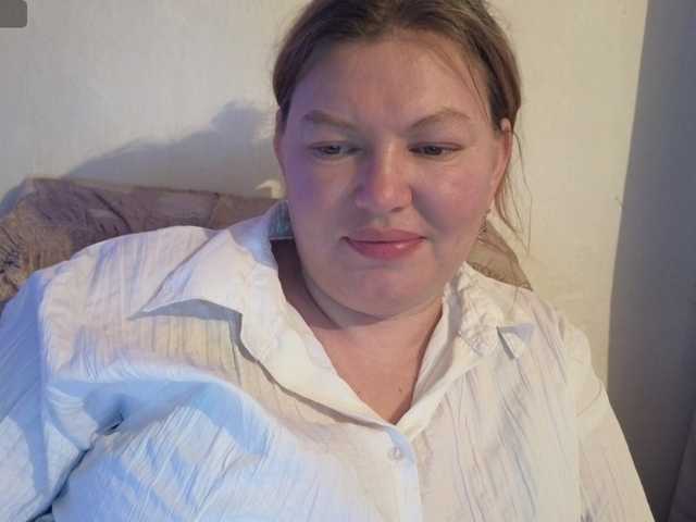 Juliamad's BongaCams show and profile