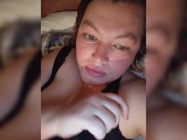 Juliamad's BongaCams show and profile