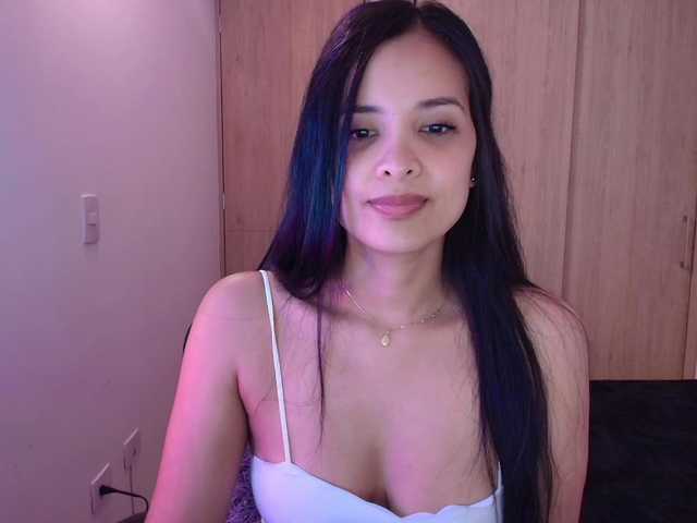 Sweety-Hottie webcam bongacams model stream image