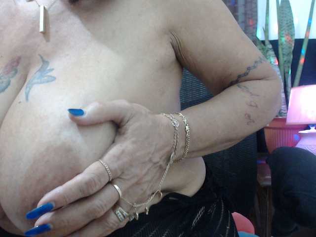 malenasaenz's BongaCams show and profile