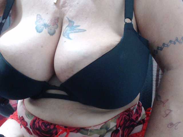 malenasaenz's BongaCams show and profile