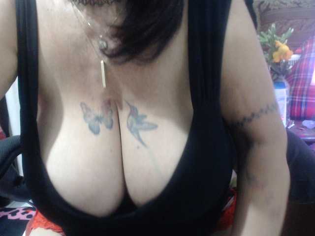 malenasaenz's BongaCams show and profile