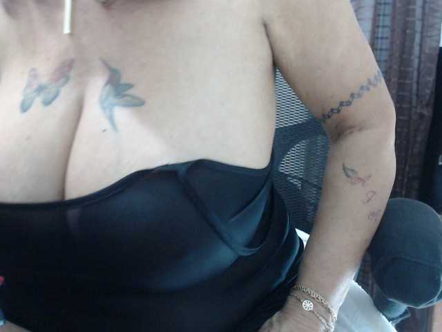 malenasaenz's BongaCams show and profile