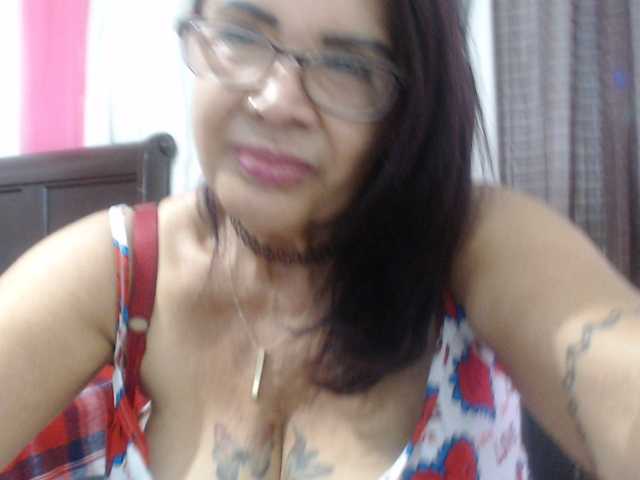 le modèle malenasaenz est en webcam porno dans un show sur le site bongacams, il possède les tags suivants: Latino/Hispanic,Brunette,Shaved