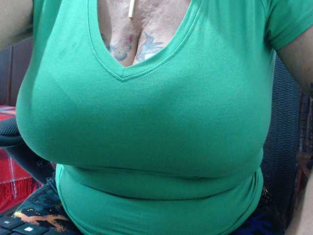 malenasaenz's BongaCams show and profile