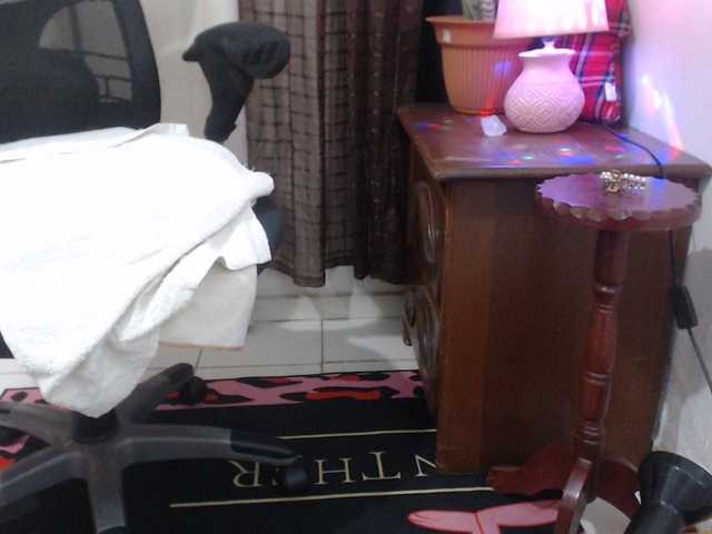 malenasaenz's BongaCams show and profile