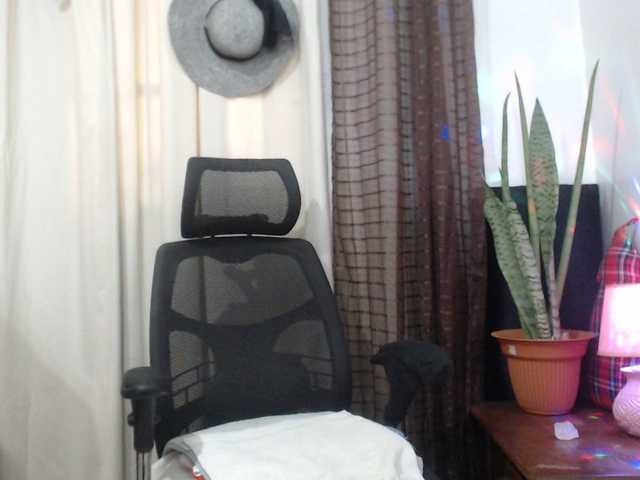 malenasaenz's BongaCams show and profile