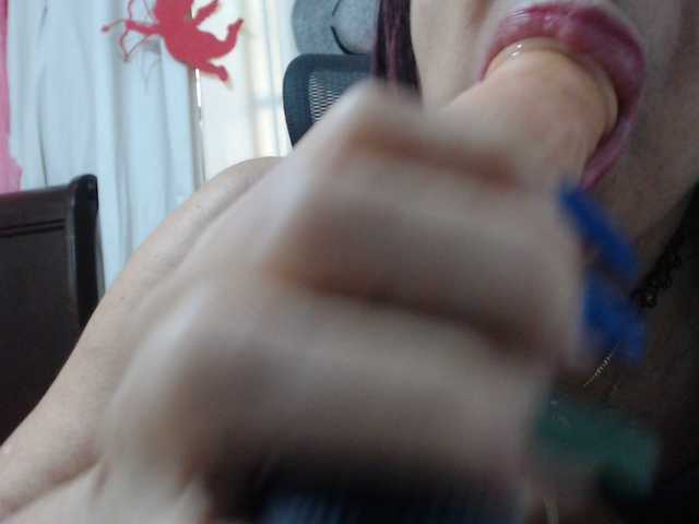 malenasaenz's BongaCams show and profile