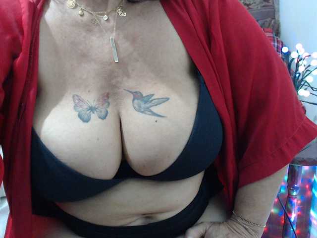 malenasaenz's BongaCams show and profile