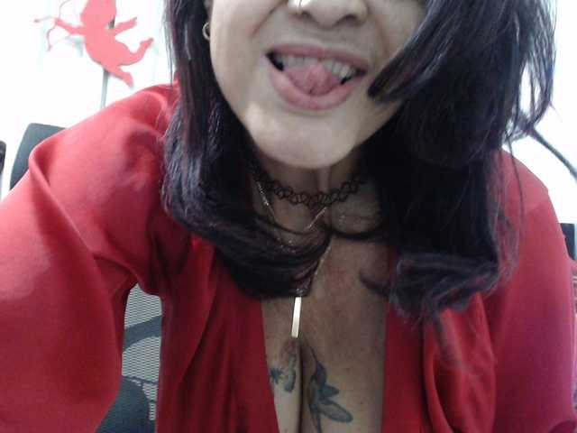 malenasaenz's BongaCams show and profile