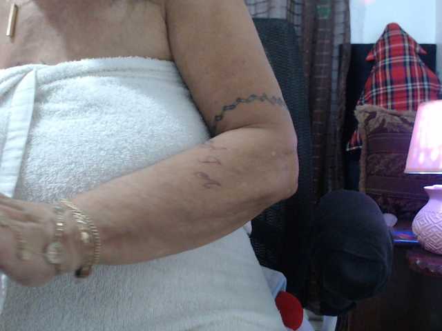 malenasaenz's BongaCams show and profile