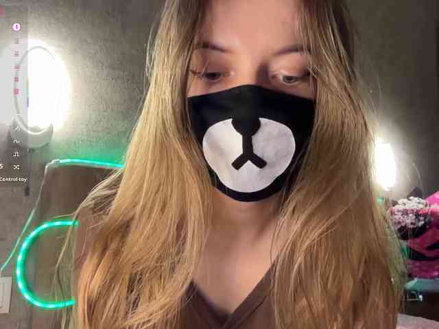 Tvoy_Medvezhenok webcam