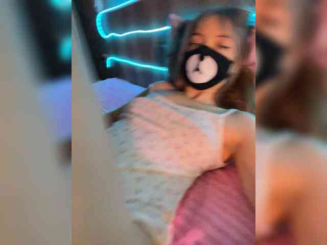 Tvoy_Medvezhenok webcam