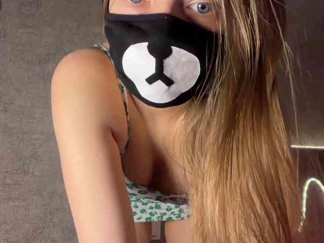 Tvoy_Medvezhenok webcam