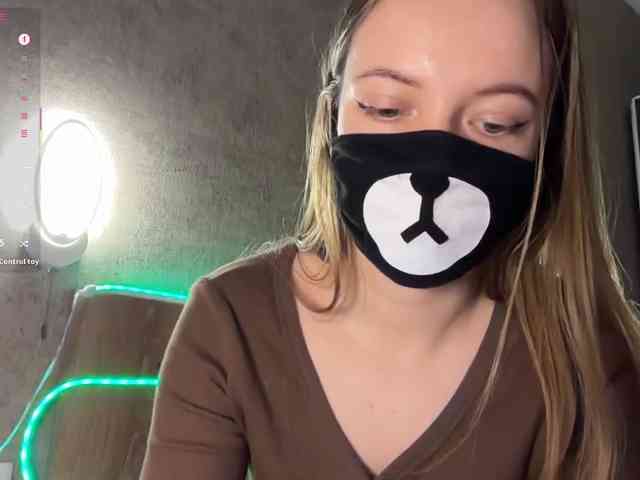 Tvoy_Medvezhenok webcam