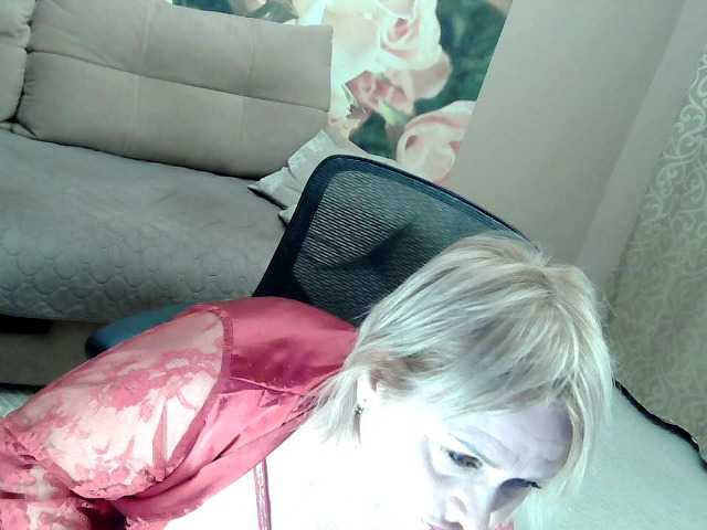 frau-martha's BongaCams show and profile