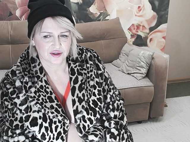 frau-martha's BongaCams show and profile