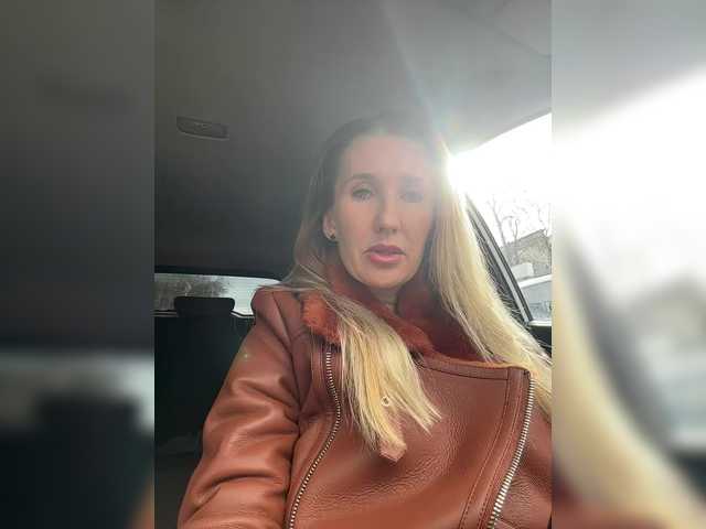 MizzEva's BongaCams show and profile