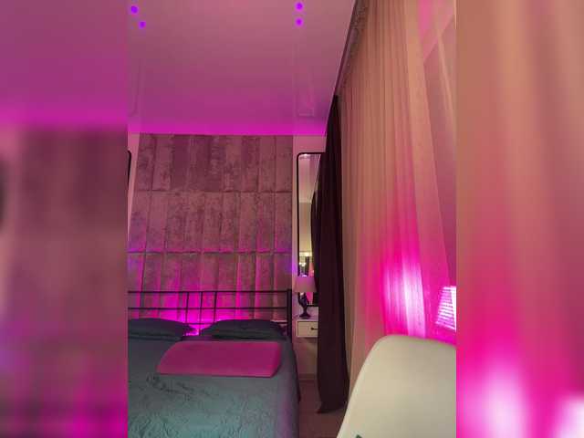 FreyaGreen's BongaCams show and profile