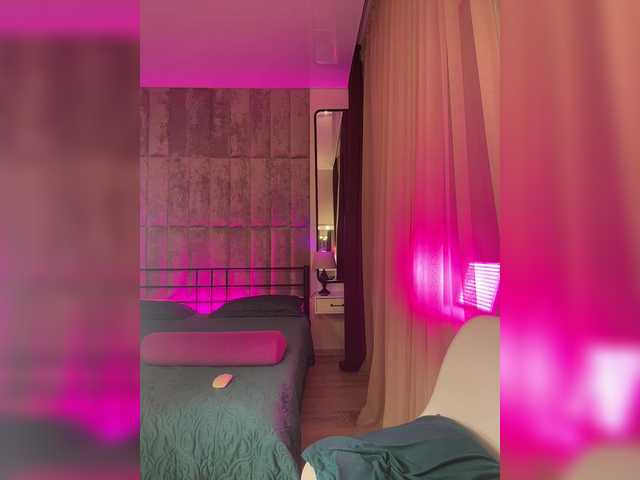 FreyaGreen's BongaCams show and profile