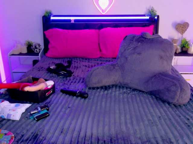 Shan1302's BongaCams show and profile