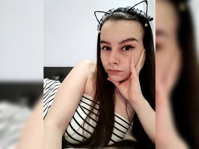 Lona-S's BongaCams show and profile