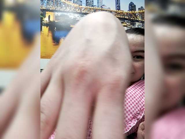 Lona-S's BongaCams show and profile