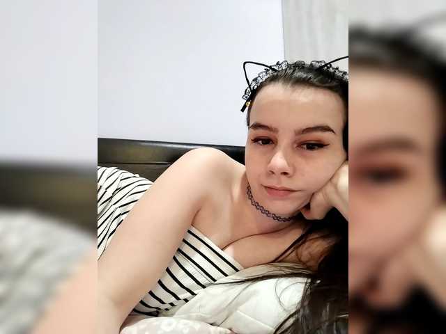 Lona-S's BongaCams show and profile