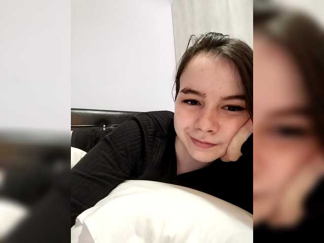 Lona-S's BongaCams show and profile