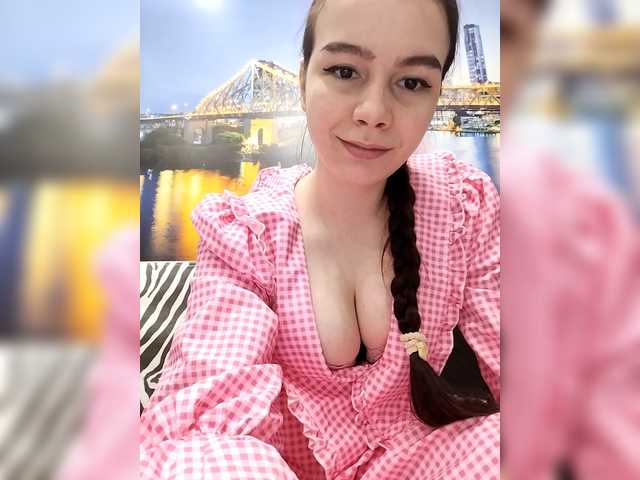 Lona-S's BongaCams show and profile