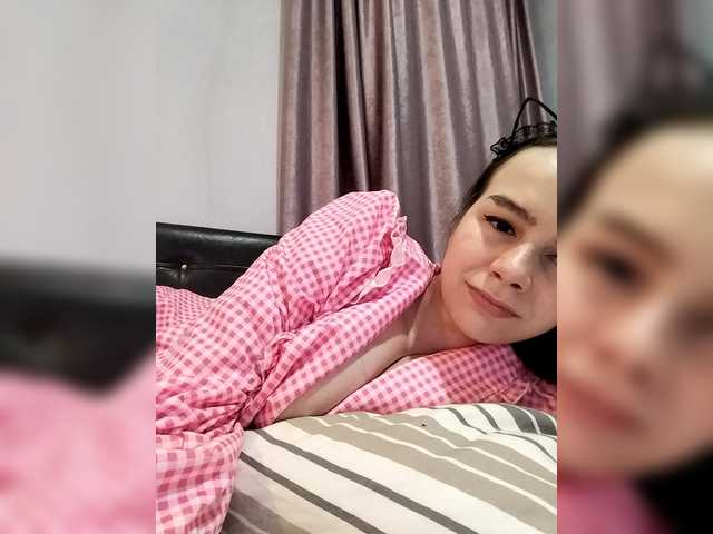 Lona-S's BongaCams show and profile