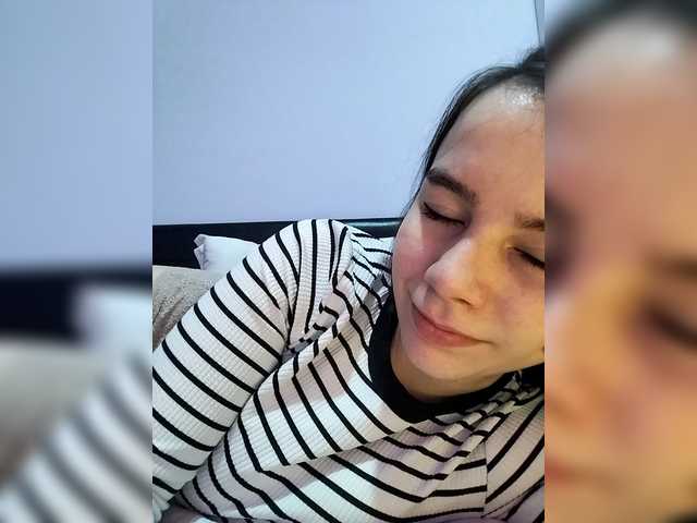 Lona-S's BongaCams show and profile