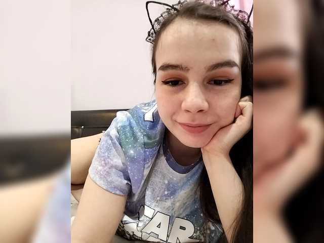 Lona-S's BongaCams show and profile