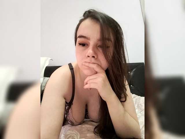 Lona-S's BongaCams show and profile