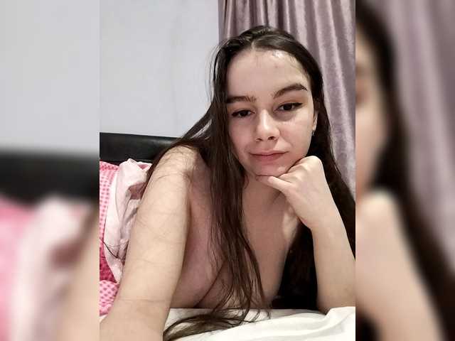 Lona-S's BongaCams show and profile