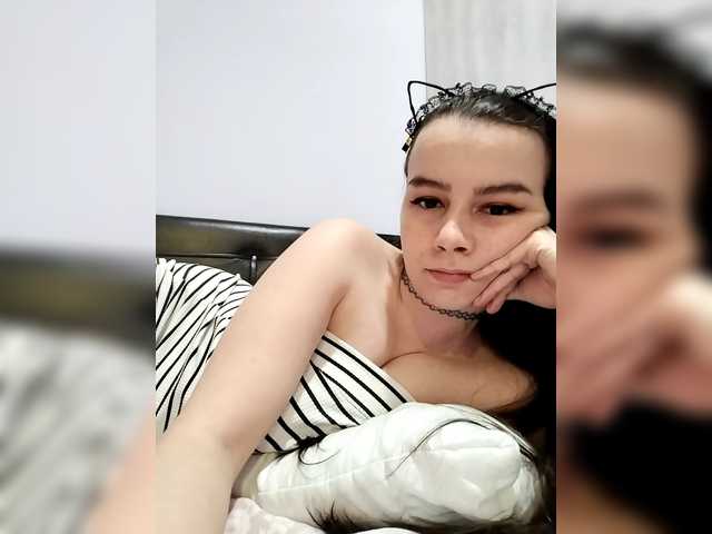 Lona-S's BongaCams show and profile