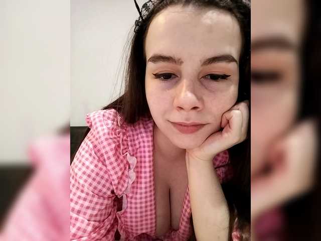 Lona-S's BongaCams show and profile