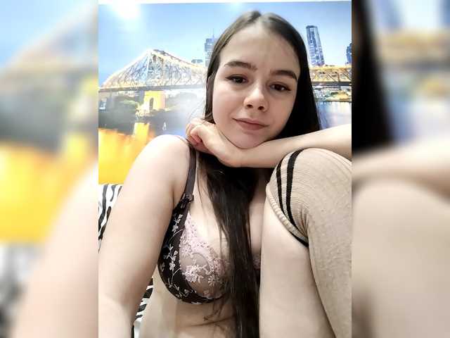 Lona-S's BongaCams show and profile