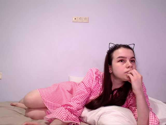 Lona-S's BongaCams show and profile