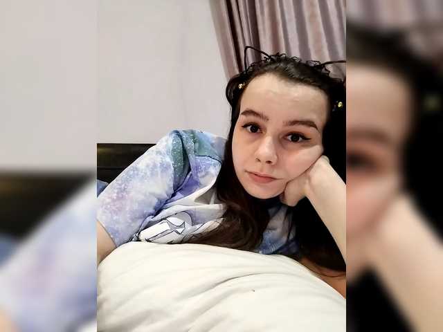 Lona-S live cam profile