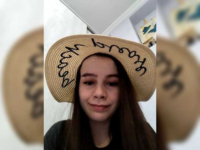 Lona-S's BongaCams show and profile