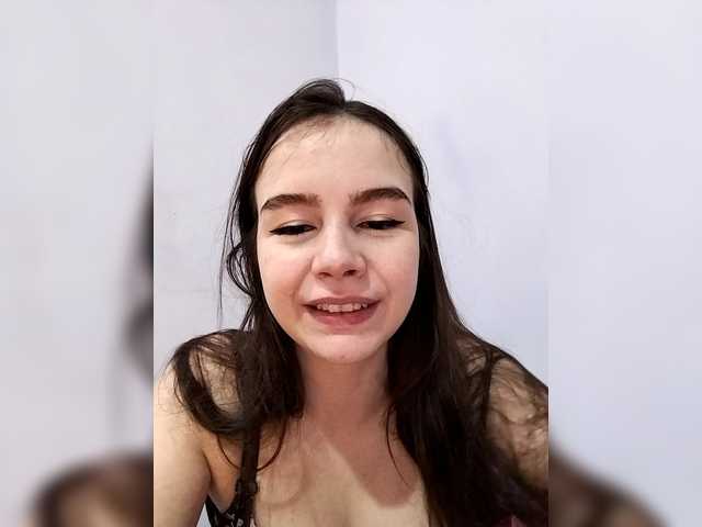 Lona-S's BongaCams show and profile