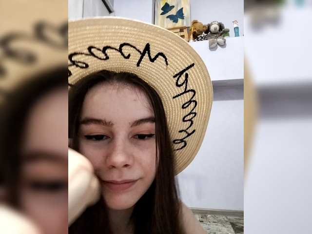 Lona-S's BongaCams show and profile