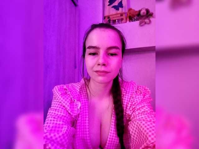 Lona-S's BongaCams show and profile