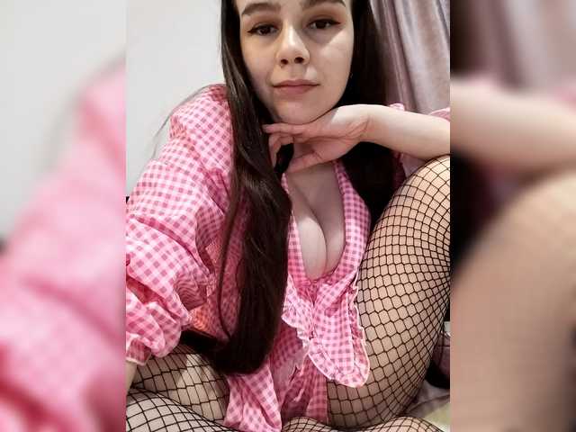 Lona-S's BongaCams show and profile