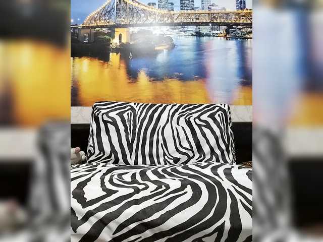 Lona-S's BongaCams show and profile