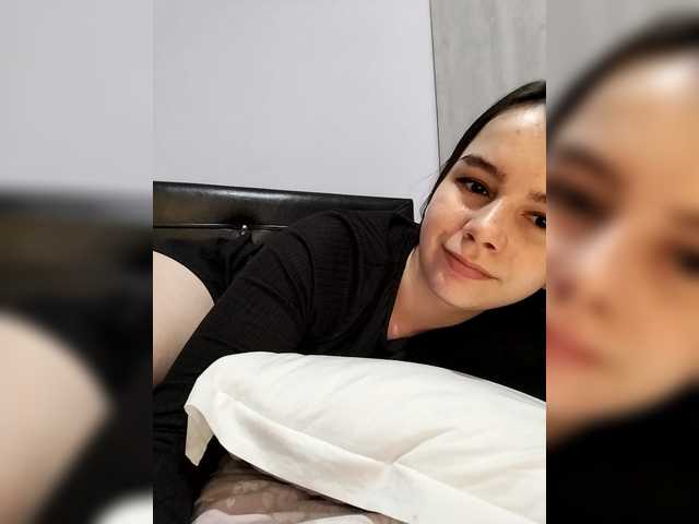 Lona-S's BongaCams show and profile